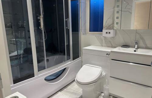 Stunning 4-Bedroom Home - Foto 5