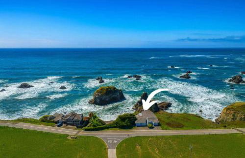 Seaside Elegance Oceanfront Escape with 3 Suites - Foto 6