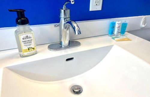 Coastal Cape Cod w/ King Bed, Game Room, & Bikes! - Foto 24