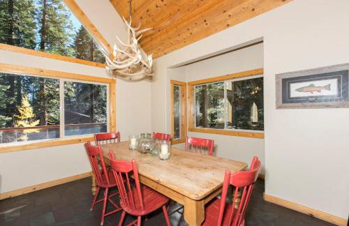 Interlaken on the West Shore by Tahoe Getaways - Pet Friendly 3BR, Close to Skiing & Walk to the Lake! - Foto 10