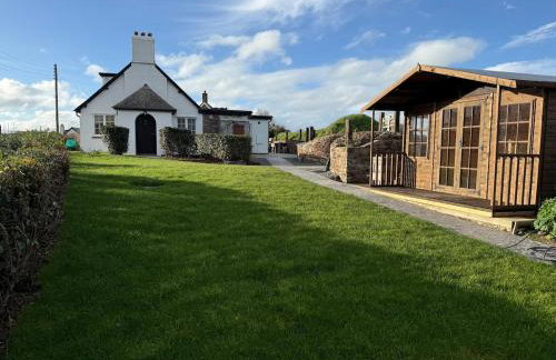 Luxury Cornish House next to Cliffs & Surf Beaches - Photo 14