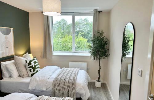 Centrally Located Flat By Ankers Short Term Rental Manchester Perfect for Monthly Stay - Photo 3