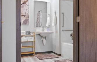 Full ADA Unit - 2 Bed 2 Bath Unit Near Downtown - Foto 30