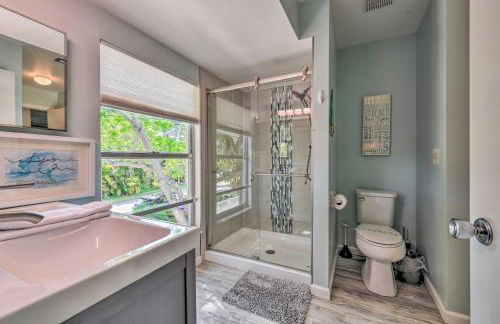 Canal-front Gem with Pool and Hot Tub in Anna Maria - Foto 15