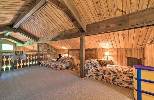 Serene Sky Valley Family Chalet with Fireplace - Foto 32