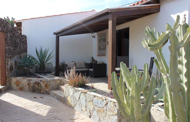 Comfortable 1-bed Bungalow in Parque Holandés - Photo 13