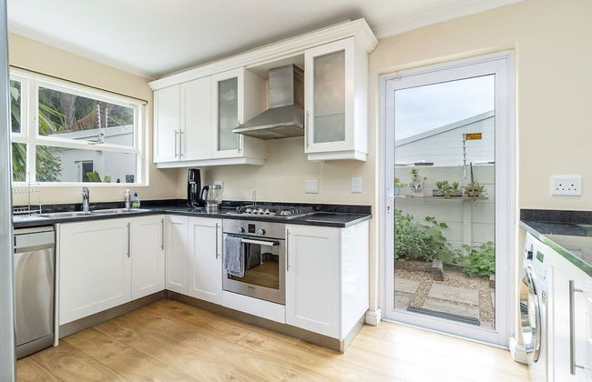 3 Bedroom Family Home - Houtbay - Photo 7