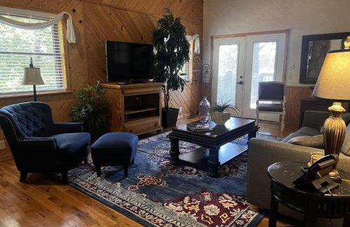 C18, Two bedroom, two bath log-sided loft Harbor North luxury loft cottage with hot tub cottage - Foto 1