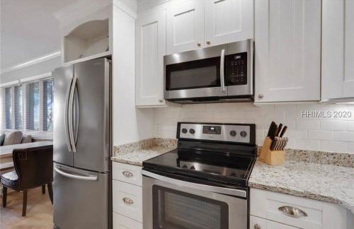 Direct Oceanfront Private Villa Overlooking Pool/Beach - South Forest Beach - Right next to Coligny Plaza - Foto 19