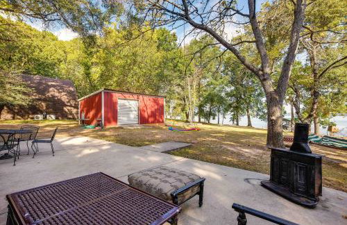 The Whacky Shack Family Cabin with Fire Pit! - Photo 32