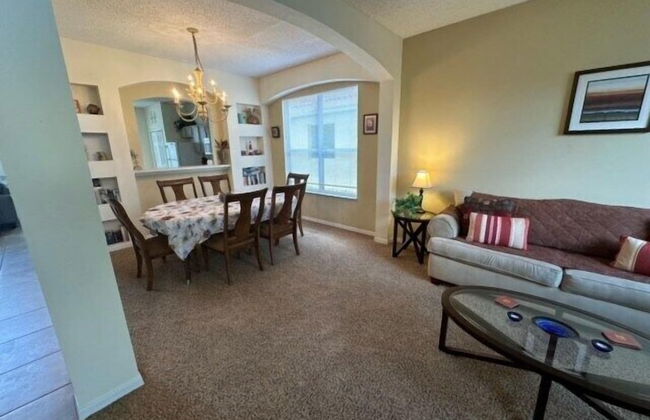 South Facing Pool Home - Room for the Whole Family! - Photo 12