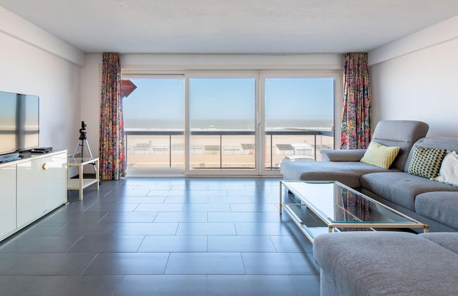 Apartment in Belgium With Stunning Sea View - Photo 9