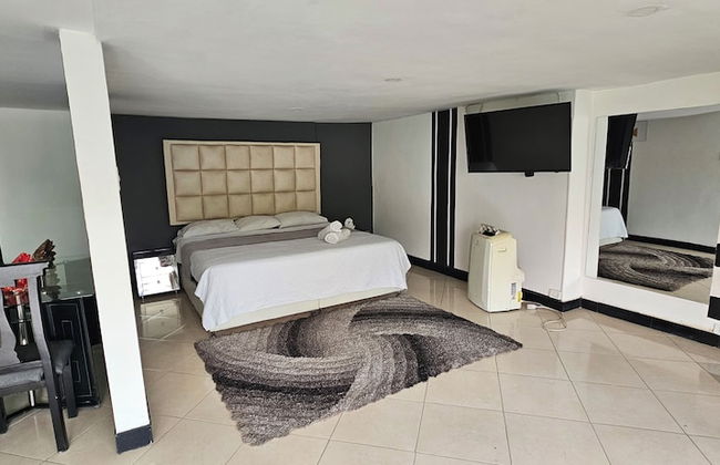 56 PROMO $ 11 Bedrooms with bathrooms Aprtmnt + 2 Jacuzzis and a rooftop pool. @Poblado - Photo $