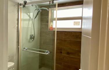 Luxurious remodeled direct Waterfront apartment with Miami skyline view- Free parking- 5min drive to Miami Beach - Foto 31