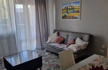 Marigold House - Photo 2