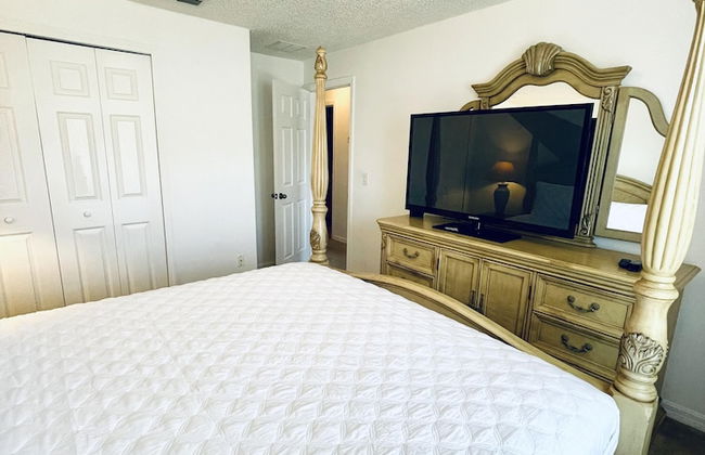 Lakeside Community, Pools, and More! - Photo 11