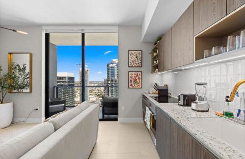 On The 49th Floor! Condo on Highest & Free Parking - Foto 18