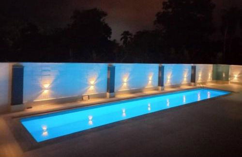 Apartamento novo região central de Ubatuba, com churrasqueira e varanda, 2 vagas - Residencial Jathy - Foto 1