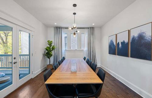 Tranquil East Nashville Zen Retreat with 2 Patios, Garage Parking, Yoga Mats Included, Covered Patio and Deck, Walk to Five Points Dining & Bars, Board Games, 10 Min to Broadway, 24 Hr Hospitality - Foto 3