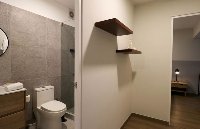 w Majestic 2BR w Balcony in Miraflores - Photo 10