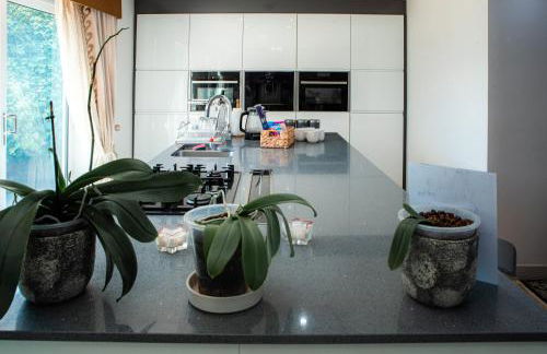 Family & Contractors 3 BR Bungalow Cot Garden Netflix Coffee Station - Foto 32