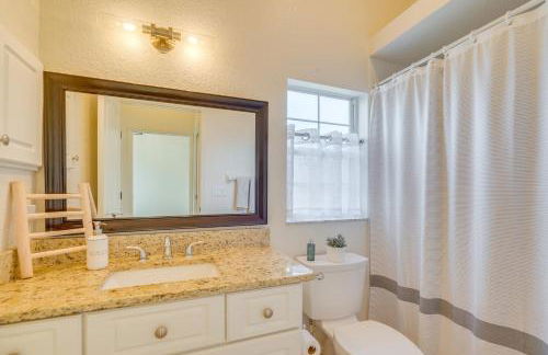 Private Beach at Lakefront Summerfield Getaway! - Foto 14