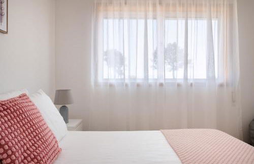 KING SIZE Bed with Air Conditioning near the BEACH & FREE Street Parking - Foto 29