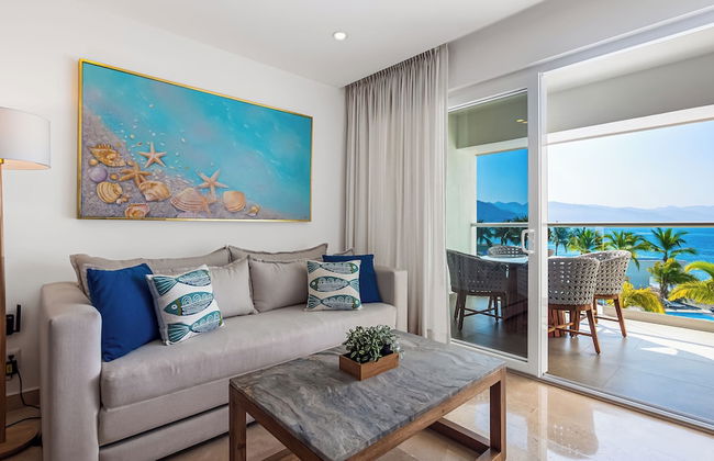 Oceanfront 1BR with Balcony & Pool - Foto 8