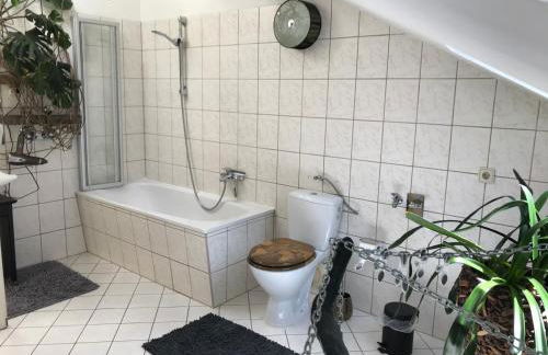 Stadtdschungel FeWo mit Balkon - Foto 10