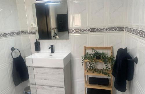 The Courtyard Studio Apartments - Foto 49