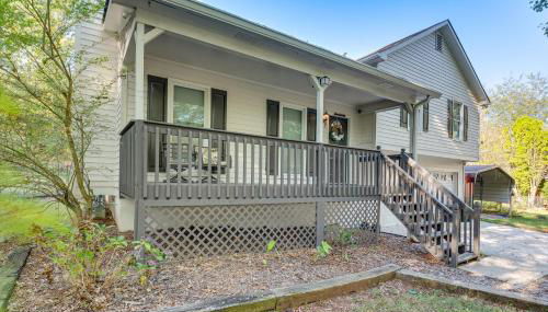 Easy I-20 Access to ATL Suburban Retreat with Yard - Foto 5