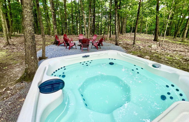 4BD Family Cottage in Pocono Forest W Private Pool & Hot-tub by RedAwning - Foto 38