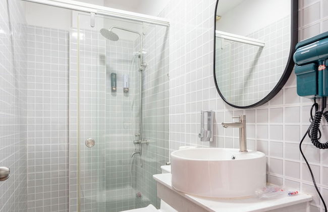 SAZI Church View Home - Free Nails/HairWash - Photo 80