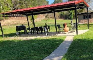 JB's-Getaway in the mountains with trails and more - Foto 7