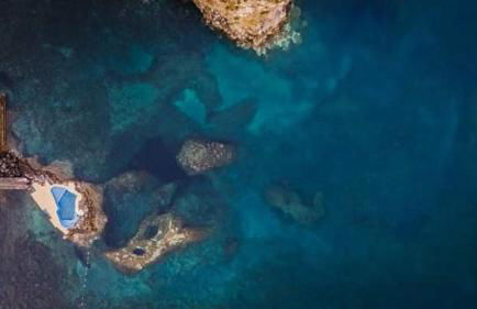 Blue And Gold Cozy Home - Photo 19