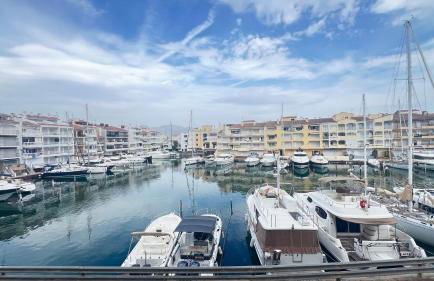 Apartamento A Frente del Canal con Terraza - Foto 1