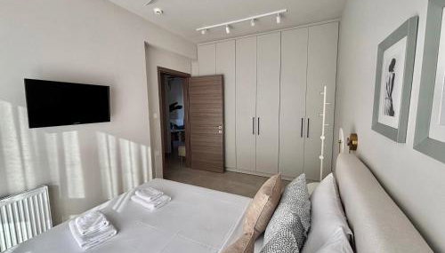 VOLOS Luxury Suite Pnoes with PRIVATE PARKING - Foto 5, towels, wardrobe