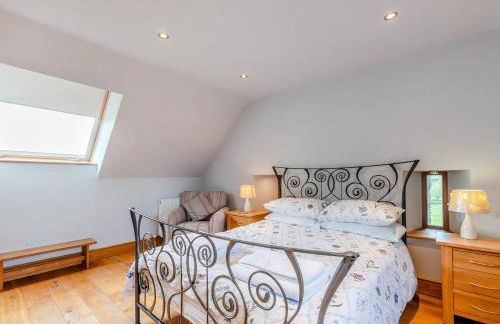 4 Bed in Llangyndeyrn CWRTY - Photo 17