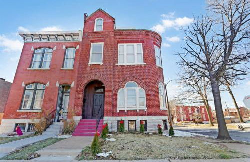 Jefferson Avenue- Large St Louis Home Game Room & Walkable Location - Photo 29