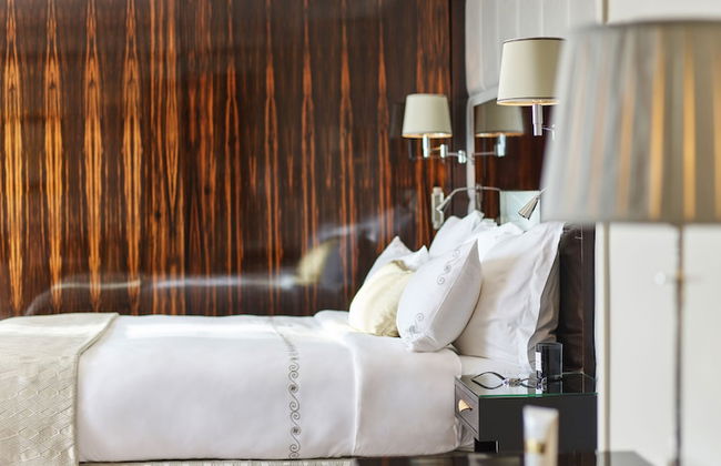 Hôtel Plaza Athénée - Dorchester Collection - Foto 2