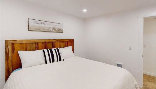 Charming Lakefront Cottage on Quiet Palmer Lake - Foto 2