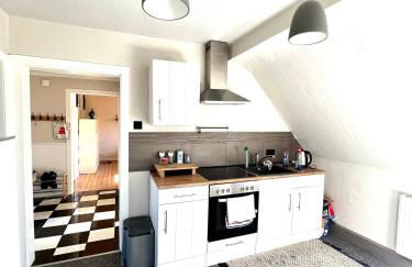 Duisburg FeelHome, Flughafen nah,2-Schlafzimmer, Badewanne, Zentral, WiFi, Top Floor - Foto 7