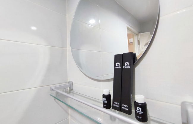 Comfortable And Modern 1Br Without Living Room At Amartha View Apartment - Foto 12