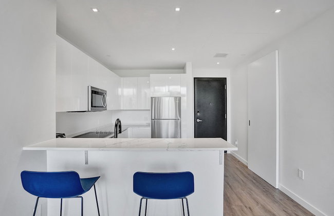 Design District Suites - Photo 59