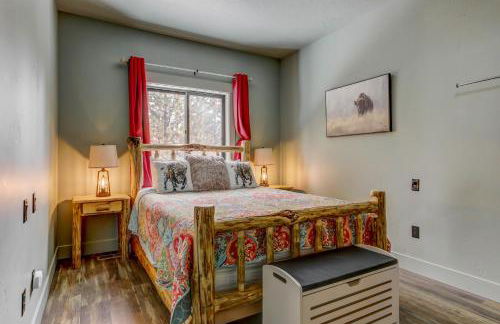 Camp 95 - Stunning Mountain Home - 4.5 Acres - Views - Hot Tub - Pet friendly - Private - Photo 37