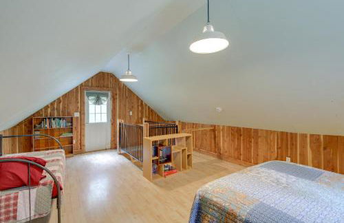 Riverfront Briceville Cabin with Patio and Fire Pit! - Foto 15