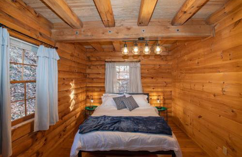 Treetops Cabin easy to Asheville with fast wifi and great view - Foto 15