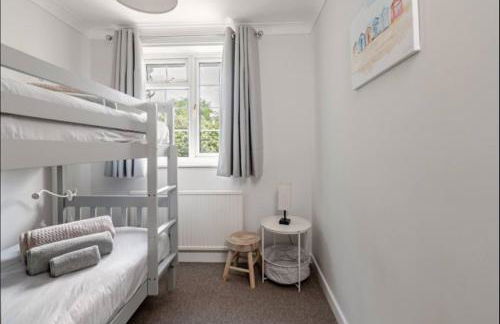 Modern Coastal Retreat, HotTub, Fire Pit, Pets welcome - Photo 26