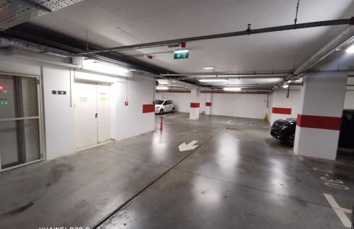 CITY CENTER PEARL #new#free reserved parking in garage elevator direct access#business and pleasure#city view&balcony&sunny&cafes&markets&tram#city center#working room#2 toliets#2 bedrooms - Photo 2