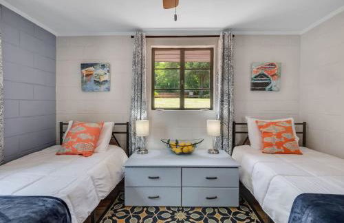 Waterfront on Lake Talquin - Near FSU - Stunning Views - 2 Story Deck - Fire Pit - Fast 1000 mbps Internet - 3 min from Boat Ramp - Foto 17